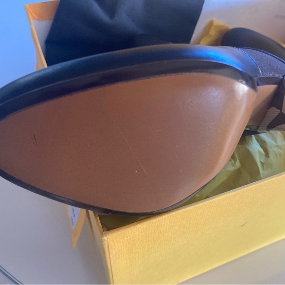 RARE Fendi Booties with fabulous heel. 6.5 - Picture 4 of 5